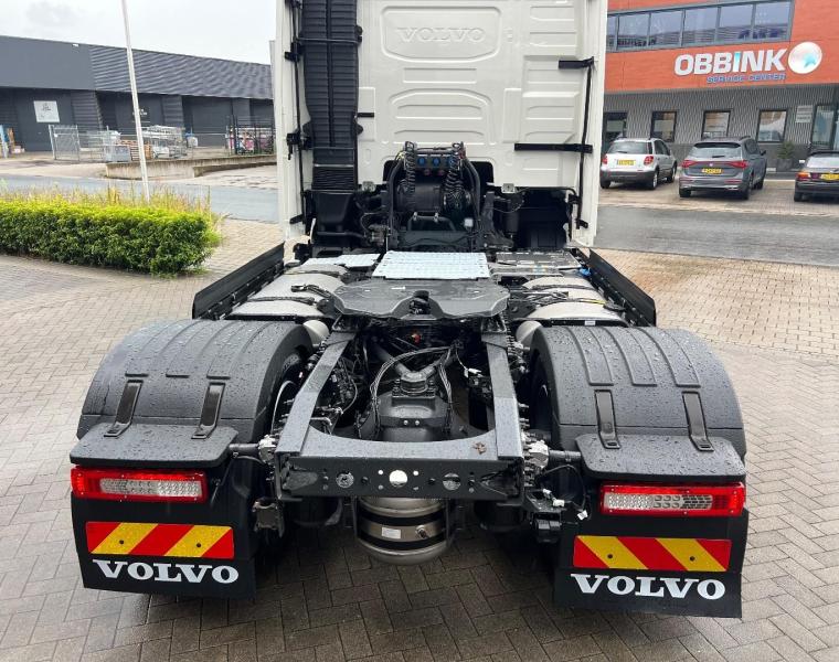Volvo FH FH 460 GLOBETROTTER XL AERO I-SAVE / CO2 EMISSIE KLASSE 3 / I PARK COOL / STANDKACHEL/ 2 TANKS / CAMERA SPIEGELS / PA4732