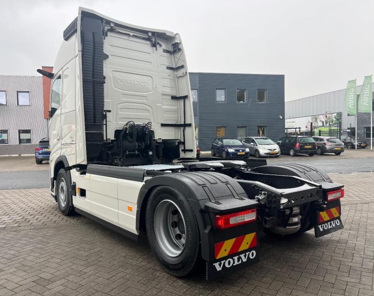 Volvo FH FH 460 GLOBETROTTER XL AERO I-SAVE / CO2 EMISSIE KLASSE 3 / I PARK COOL / STANDKACHEL/ 2 TANKS / CAMERA SPIEGELS / PA4732